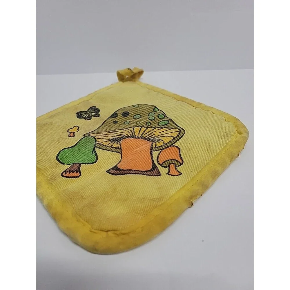 Vintage Yellow Mushroom Pot Holder Cannon Distressed USA‎